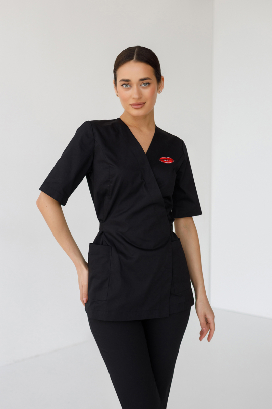 Женский медицинский костюм (вышивка "Lips"/ черный) "Мирра"