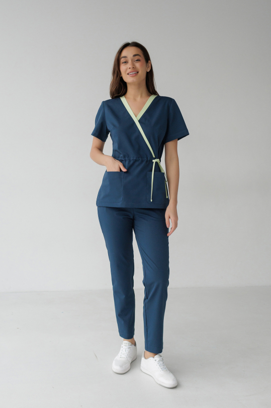 Женский медицинский костюм (стрейч/синий-лайм) "Лора"